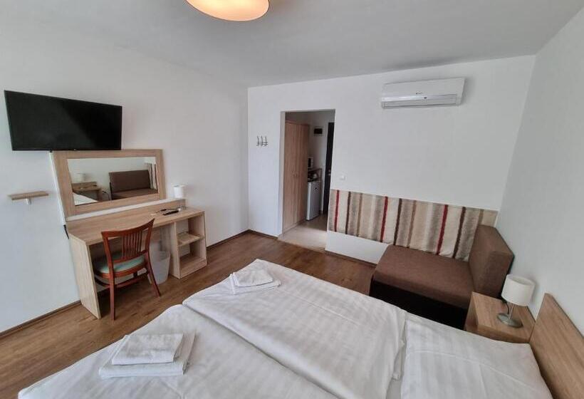 Номер Стандарт, ádám Apartmanház