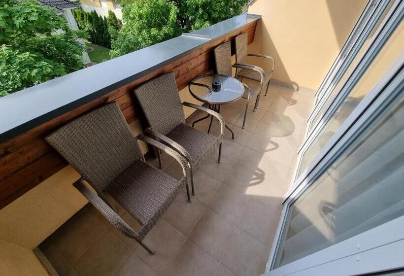 Четырехместный Номер Стандарт, ádám Apartmanház