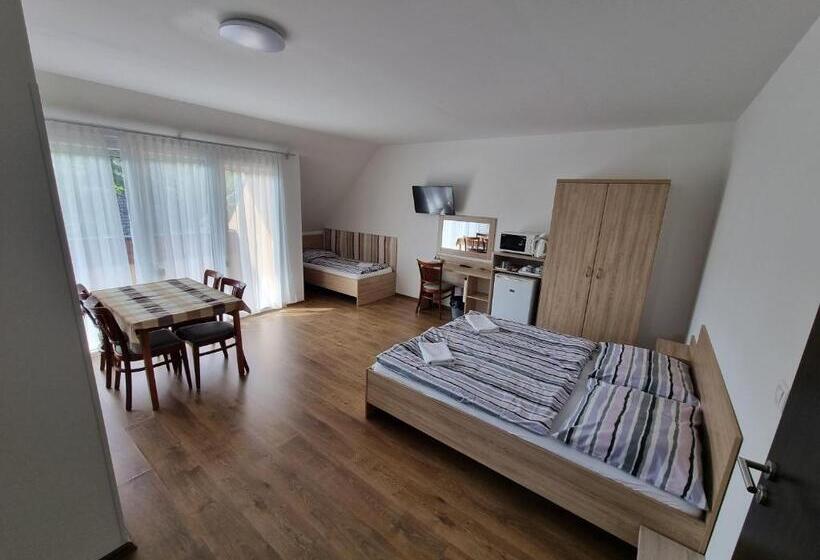 Четырехместный Номер Стандарт, ádám Apartmanház