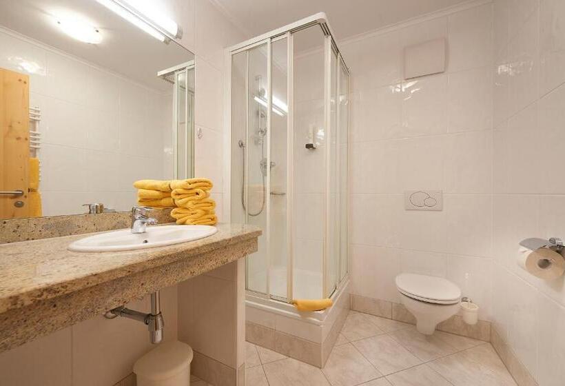 شقة غرفتين نوم مزودة بشُرفة, Appartement Hotel Sonneck