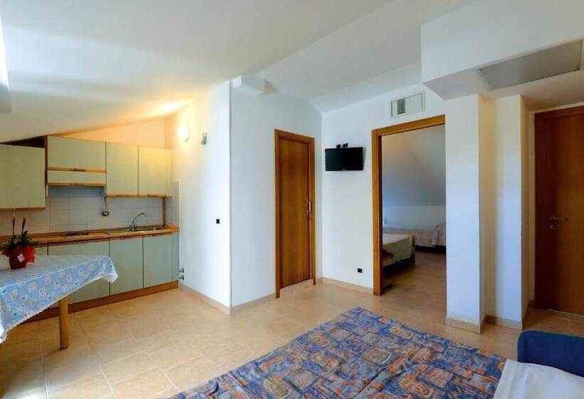 آپارتمان 1 خوابه با بالکن, Residence Margherita