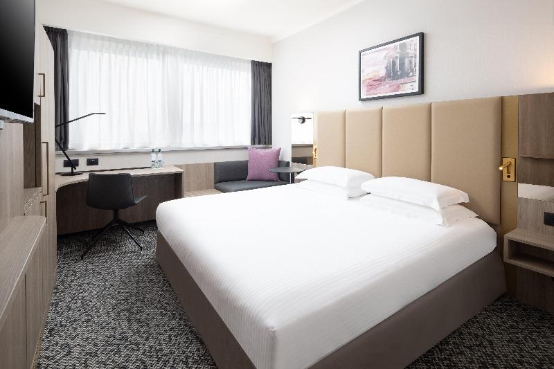 اتاق استاندارد با تخت بزرگ, Crowne Plaza Milan Linate, An Ihg