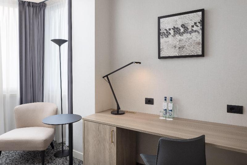 اتاق استاندارد با تخت بزرگ, Crowne Plaza Milan Linate, An Ihg