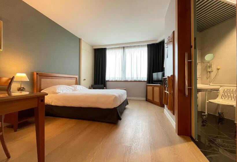 اتاق استاندارد برای معلولان, Crowne Plaza Milan Linate, An Ihg
