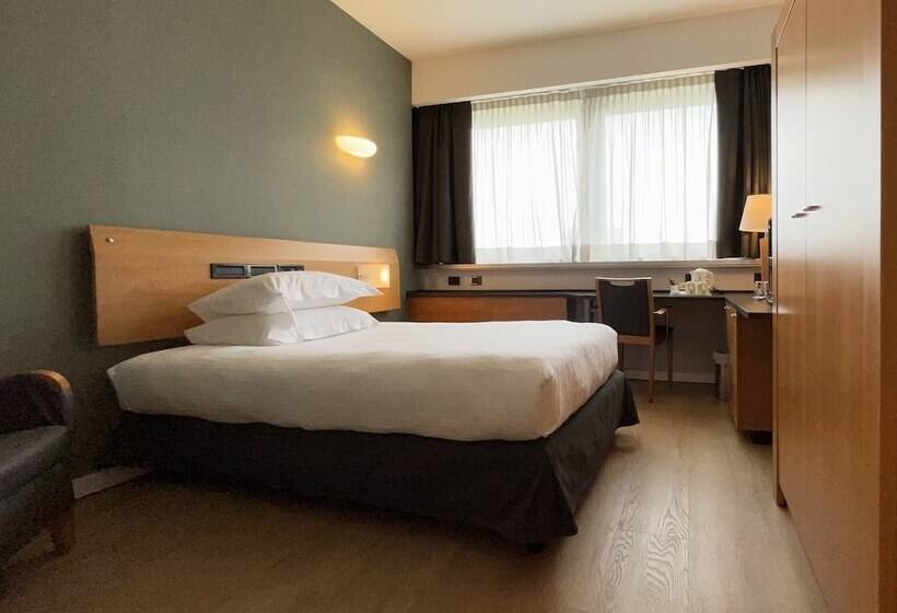 اتاق استاندارد, Crowne Plaza Milan Linate, An Ihg