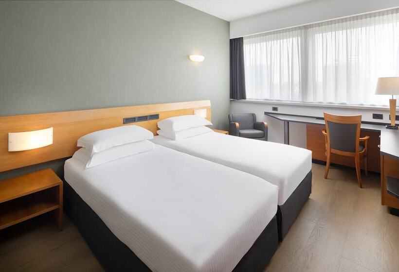 اتاق استاندارد, Crowne Plaza Milan Linate, An Ihg
