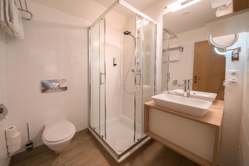 Quarto Economy, Der Salzburger Hof
