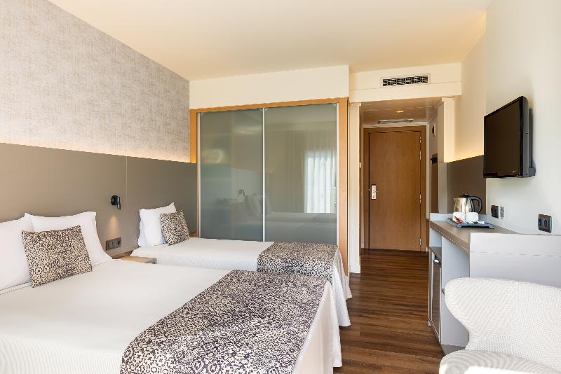Номер Стандарт Трехместный, Golden Bahia De Tossa & Spa 4 Sup
