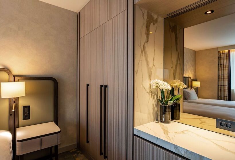 Номер Deluxe, Hilton Sofia