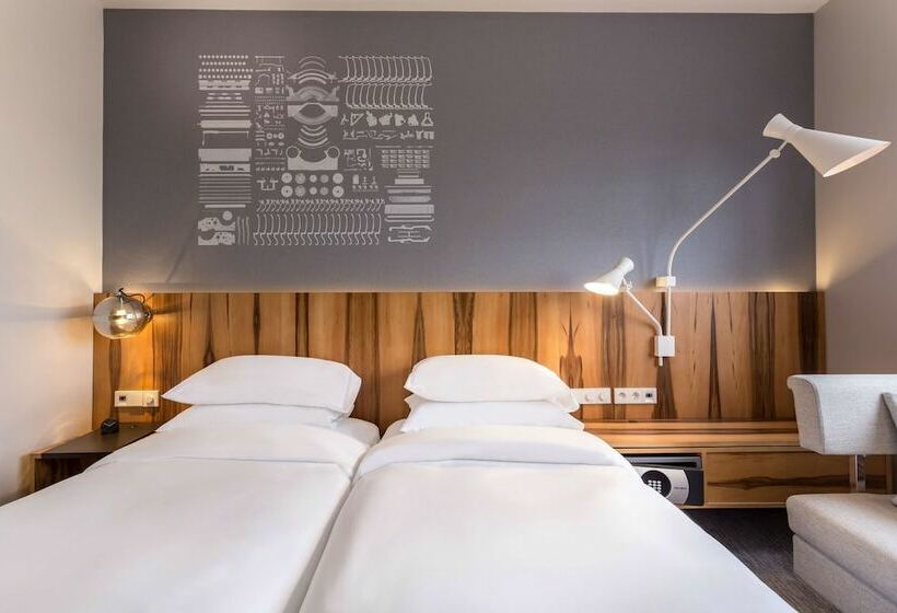 اتاق کلاب, Hyatt Regency Paris Etoile