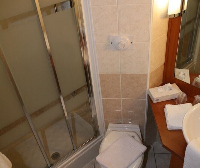 Номер Стандарт, Kyriad Chateauroux