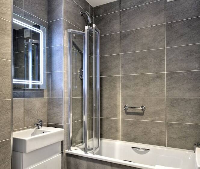 اتاق استاندارد سه نفره, Sandymount