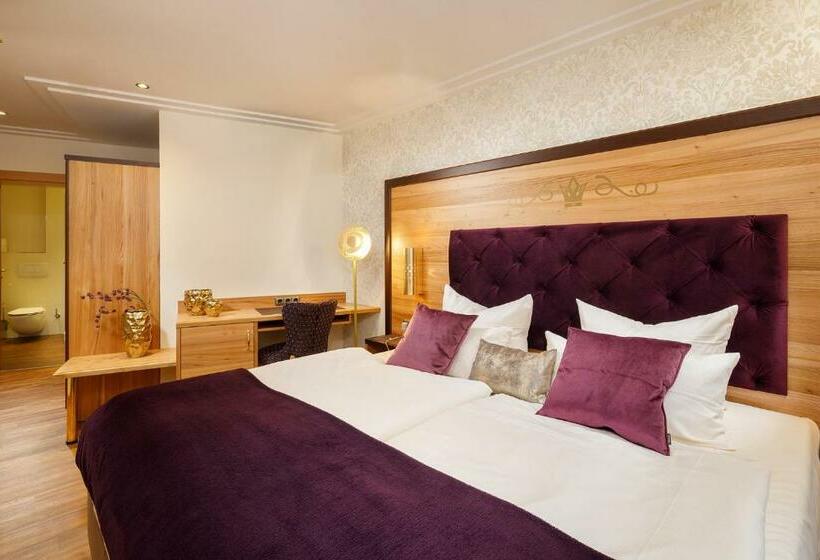 Номер Deluxe, Schlosskrone