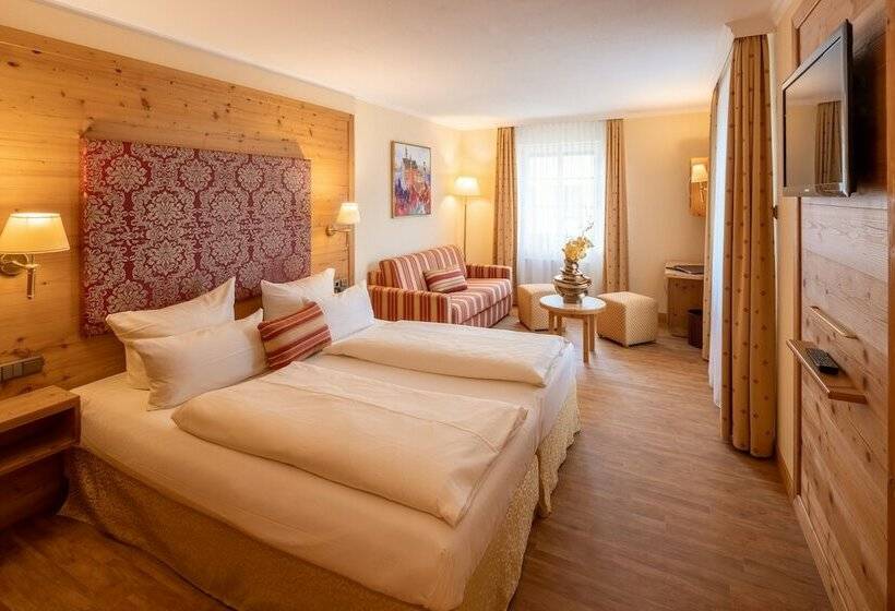 Номер Deluxe, Schlosskrone