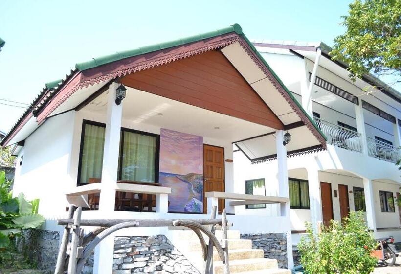 اتاق استاندارد چهار تخته, Benjaporn Bungalow