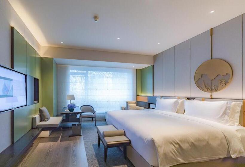 Club Room King Bed, Intercontinental Xi An North, An Ihg