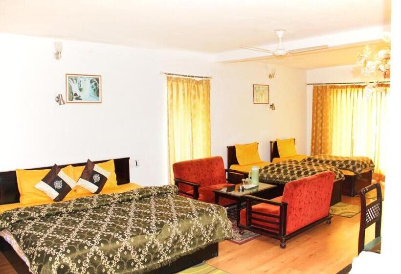 Номер Deluxe с Балконом, Jaishnavi Homestay  Mukteshwar