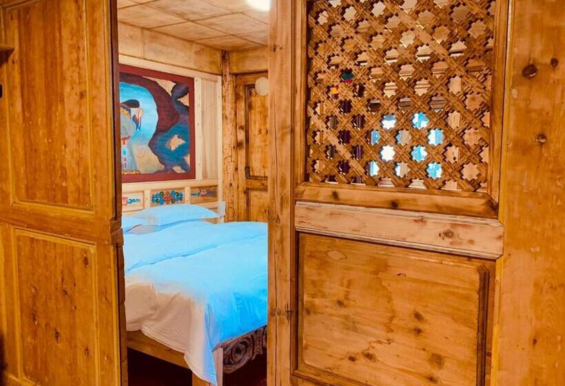 سوئیت با وان آب گرم, Shangri La Xiangye Listen To The Rain