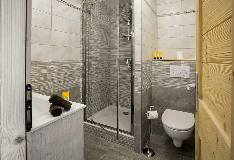 Номер Стандарт с Балконом, Chalet L’aiglon