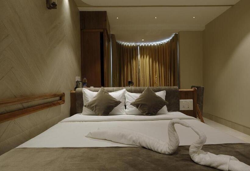 豪华房间, Artilla Inn