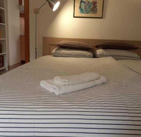 آپارتمان 1 خوابه, Apartman Mona