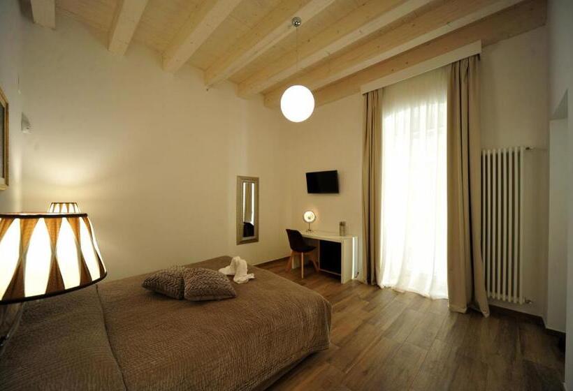 اتاق سوپریور با چشم‌انداز شهر, B&b Palazzo San Michele