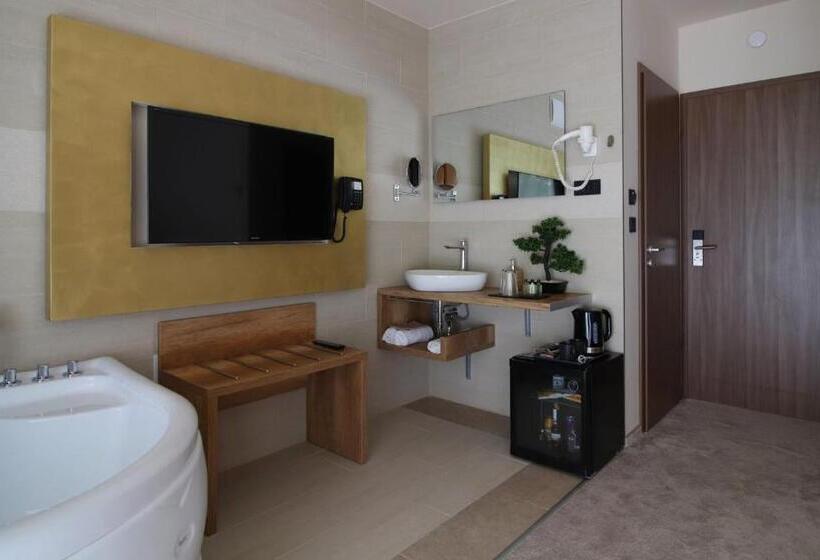 اتاق استاندارد با وان آب گرم, Baobab Suites