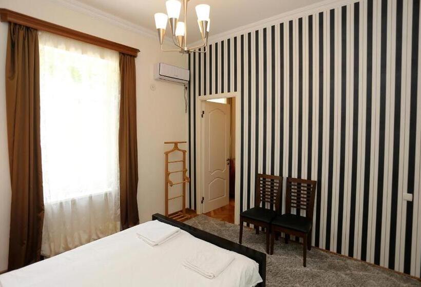 اتاق سوپریور خانوادگی, Guest House Pirosmani 60