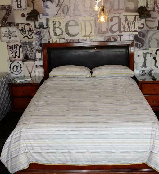 اتاق استاندارد با تخت بزرگ, Bedlam House