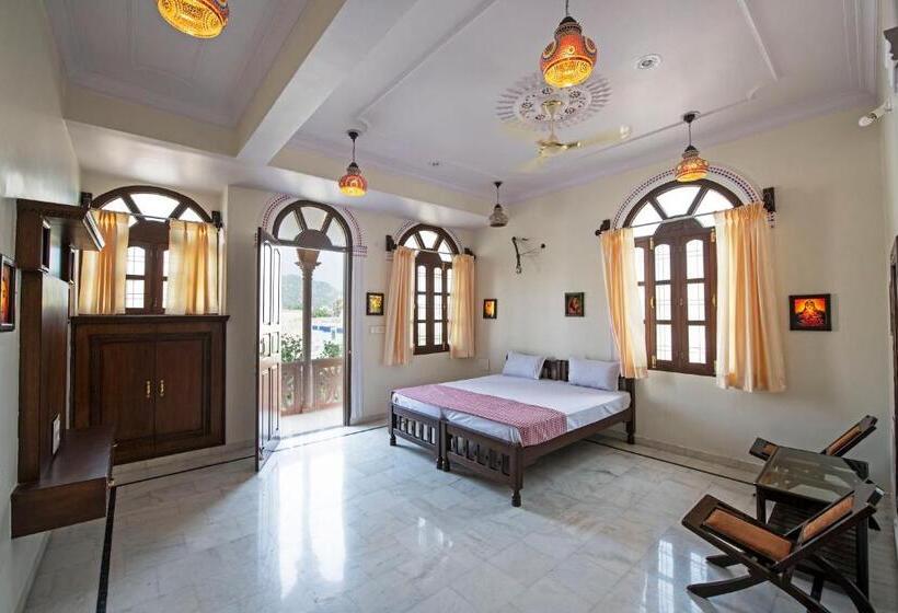 高级大房间, Jashoda Mystic Haveli