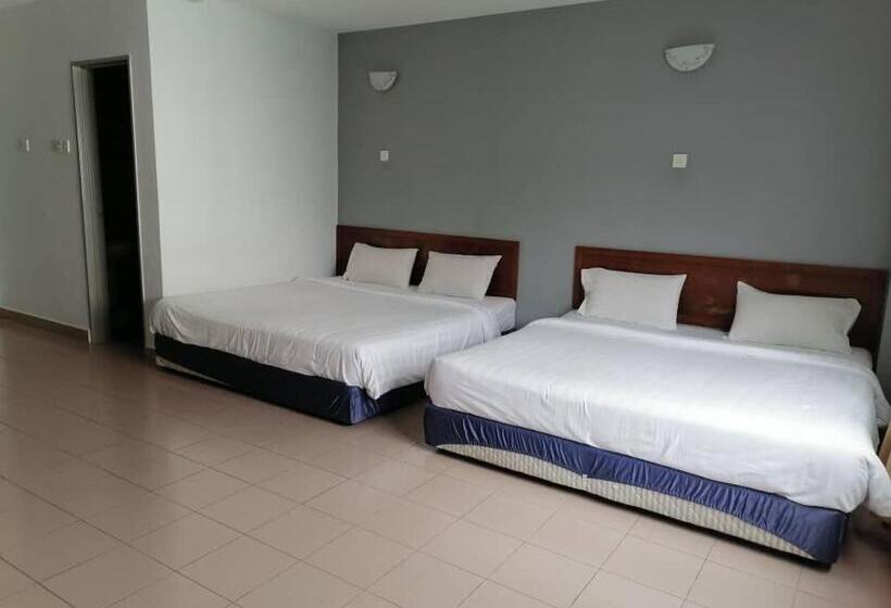 Family Suite, S2