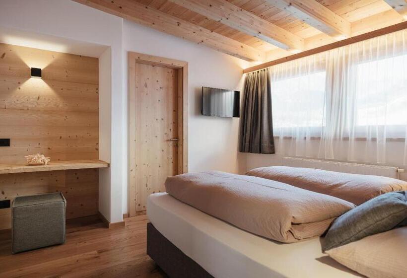 Номер Стандарт, Berghotel Sanví