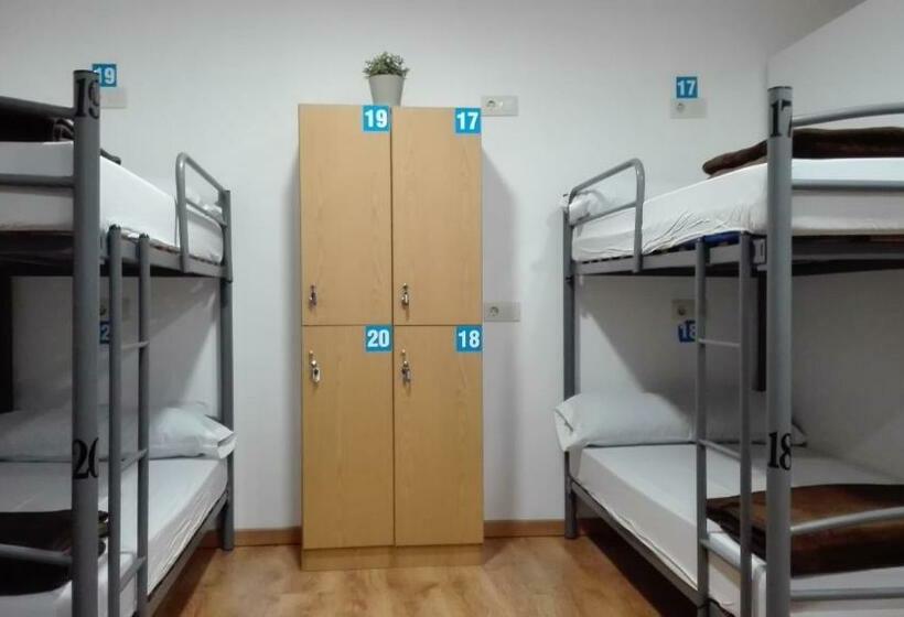 Кровать в Общей Комнате, Albergue Boente