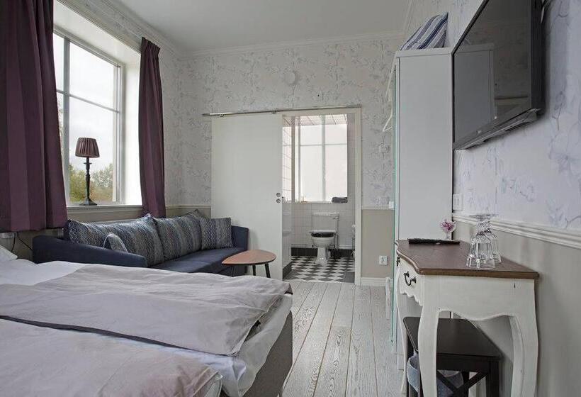 Семейный Номер, Norrfly Herrgård