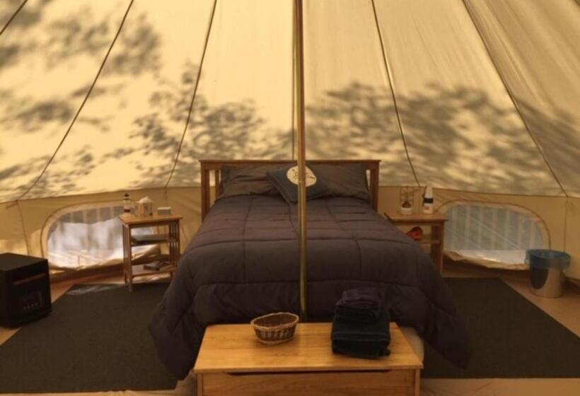 Standard Tent, Dominion Hill Country Inn