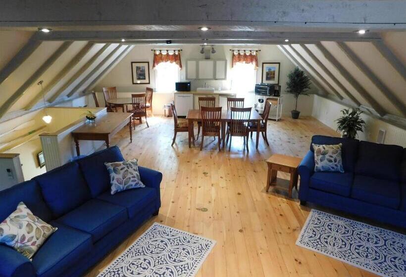 Люкс Повышенной Комфортности, Dominion Hill Country Inn