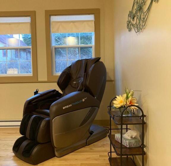 Люкс Повышенной Комфортности, Dominion Hill Country Inn