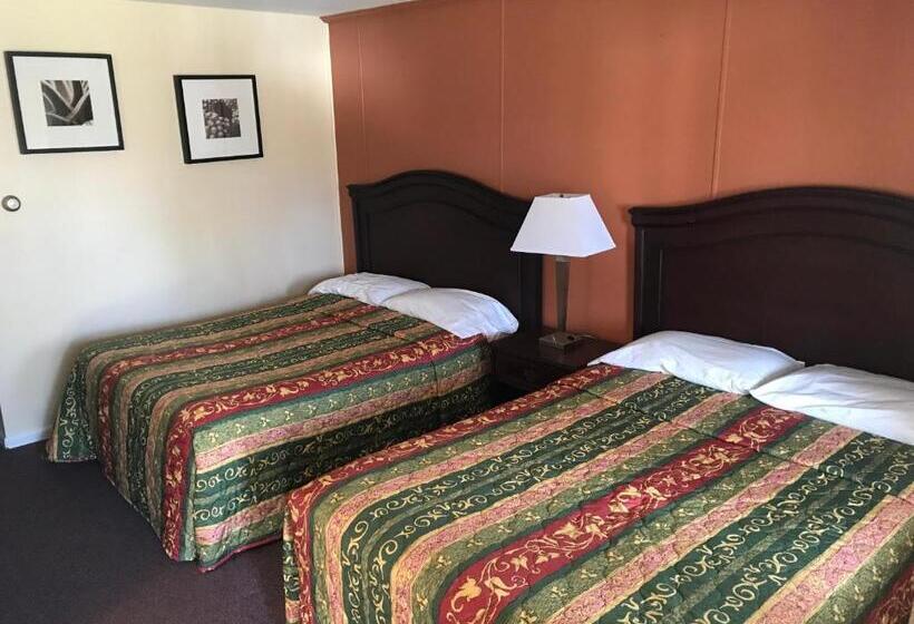 Номер Стандарт 2 Двуспальные Кровати, Angola Motel