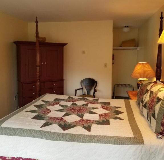 Номер Стандарт, Hawk Mountain Bed & Breakfast