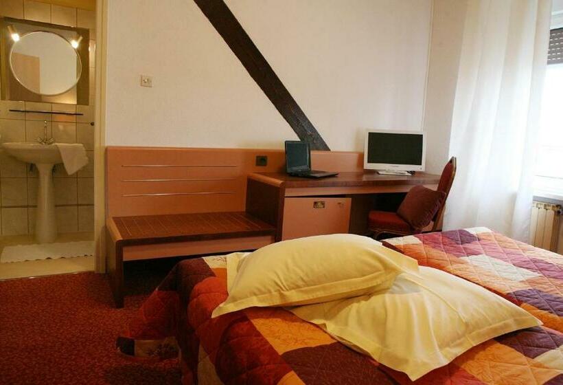 Номер Стандарт, La Maison Ernenwein