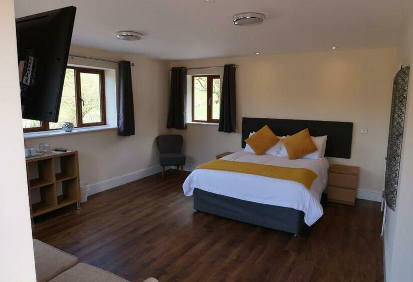 Quarto Estandar, Lillypool Farm
