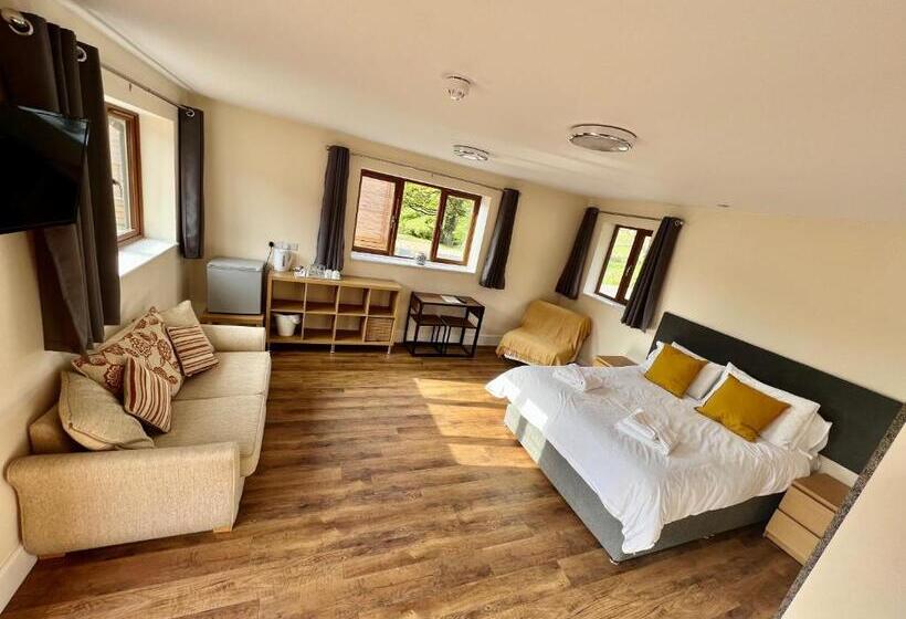 Quarto Familiar, Lillypool Farm