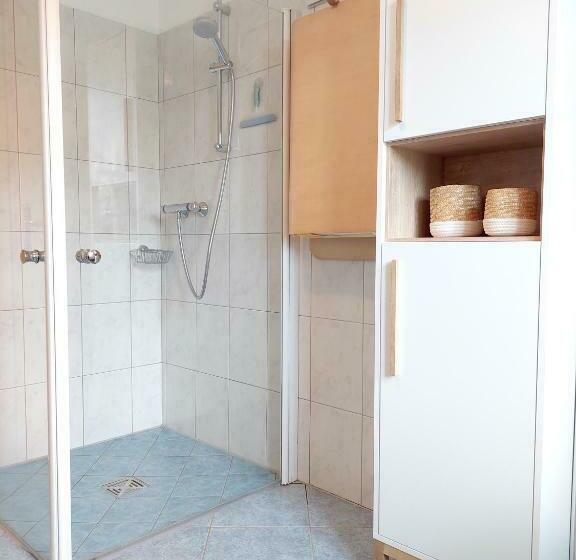 Апартаменты 2 Спальни, Weslhof