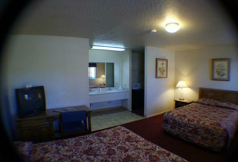Номер Стандарт, Travelers Motel
