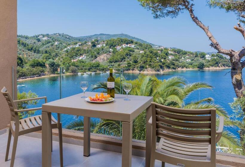 اتاق کلاسیک با چشم‌انداز دریا, Cape Kanapitsa Hotel & Suites