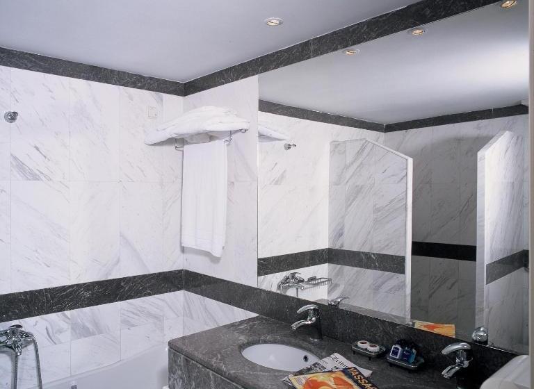 اتاق لوکس با چشم‌انداز دریا, Cape Kanapitsa Hotel & Suites
