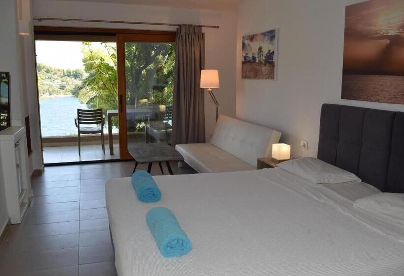 اتاق لوکس با چشم‌انداز دریا, Cape Kanapitsa Hotel & Suites