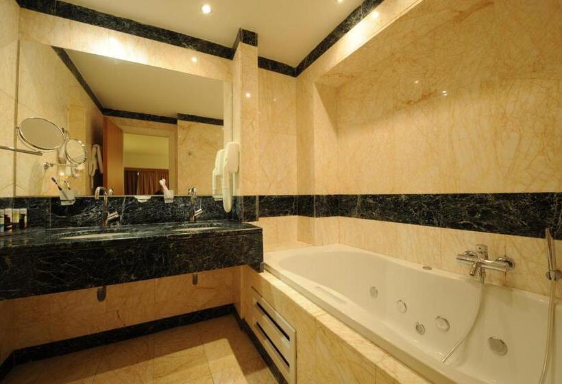 اتاق سوپریور با چشم‌انداز دریا, Cape Kanapitsa Hotel & Suites