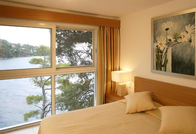 سوییت با چشم‌انداز دریا, Cape Kanapitsa Hotel & Suites