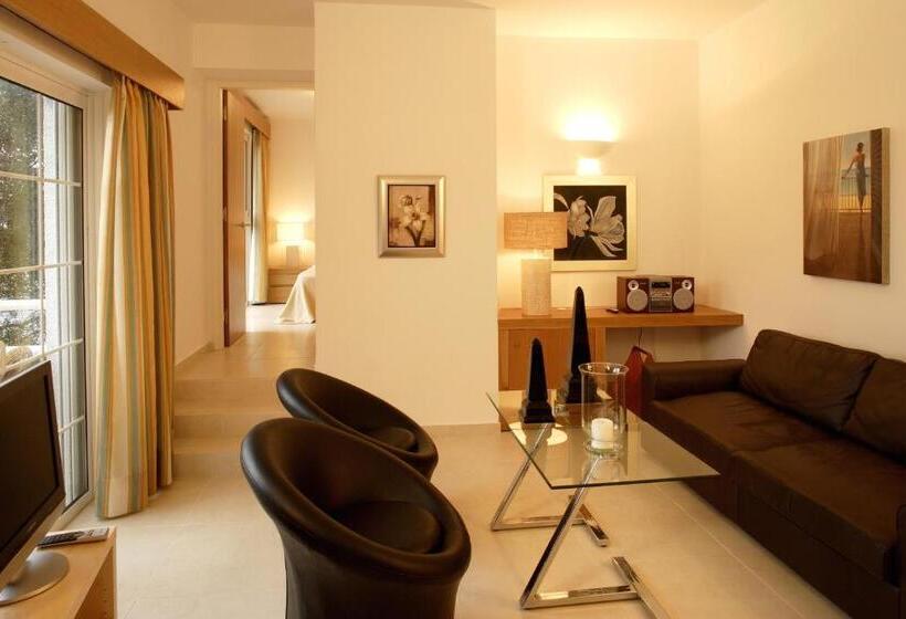 سوییت با چشم‌انداز دریا, Cape Kanapitsa Hotel & Suites